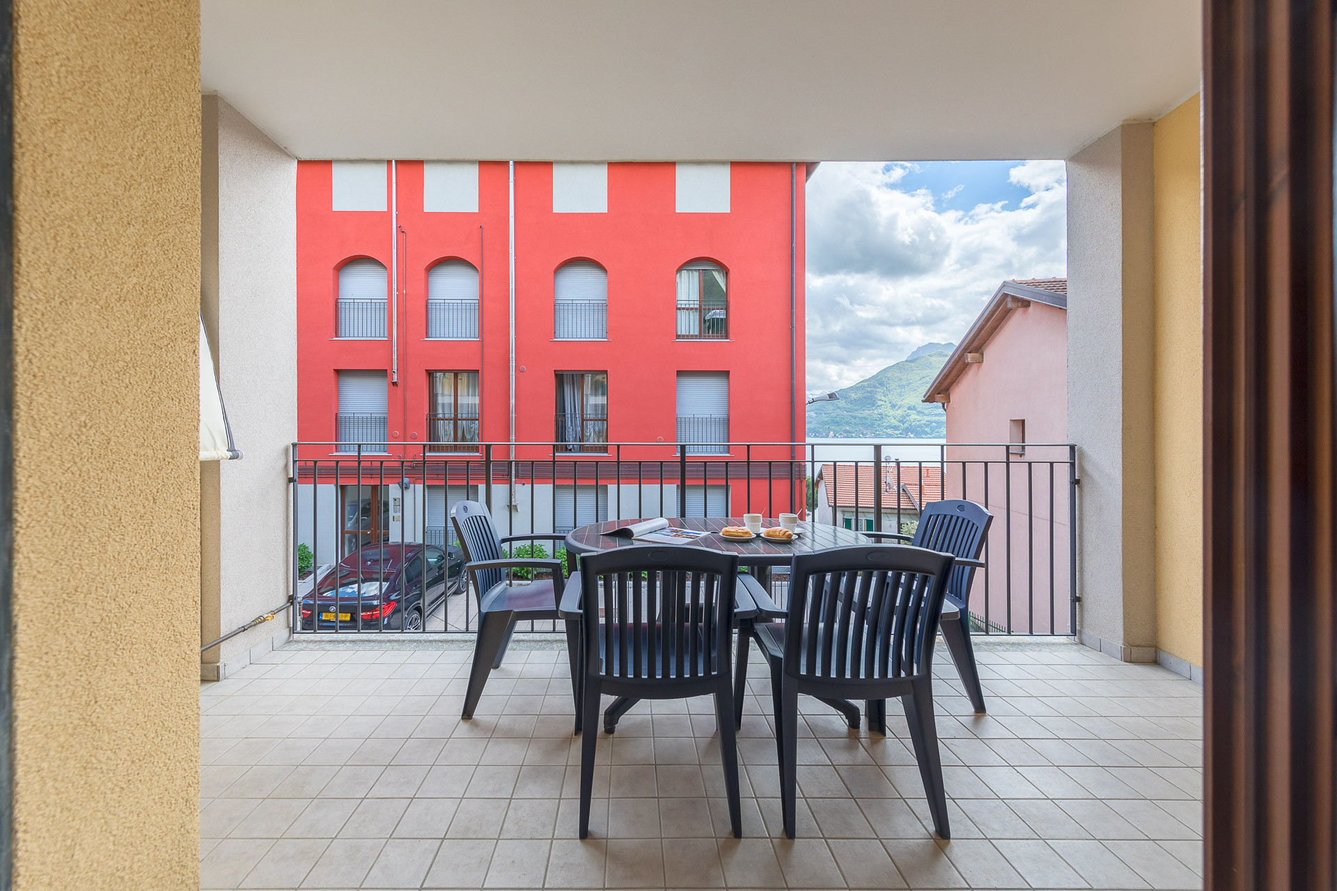 Lake View One Bedroom Apartment Mimosa 01