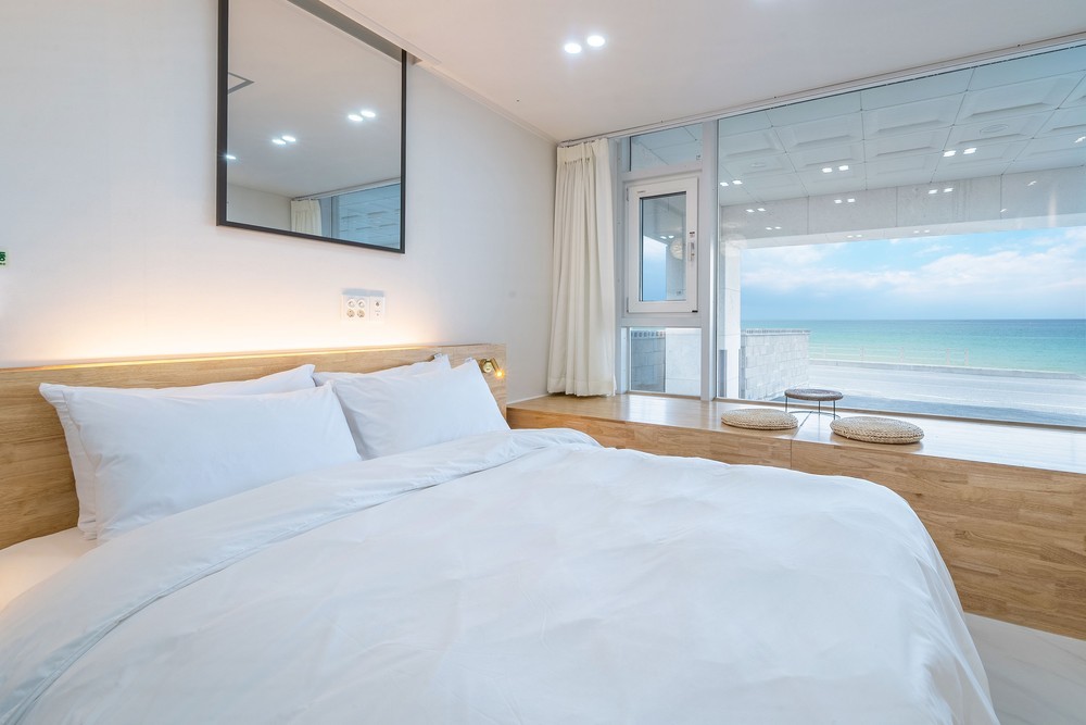 Jumunjin Sea in front of you! Room102 with tidy interior (Ocean View)