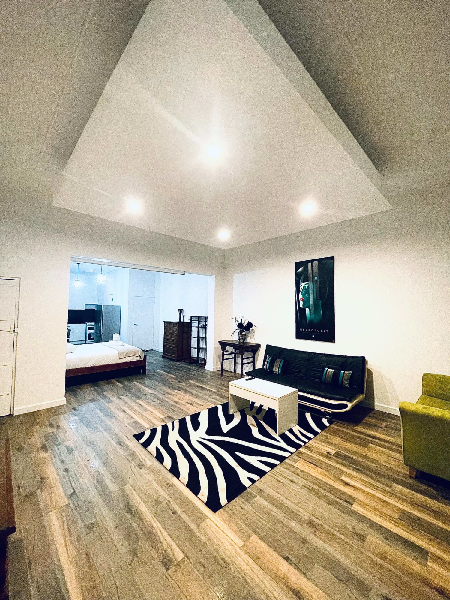 Northcote Spacious studio