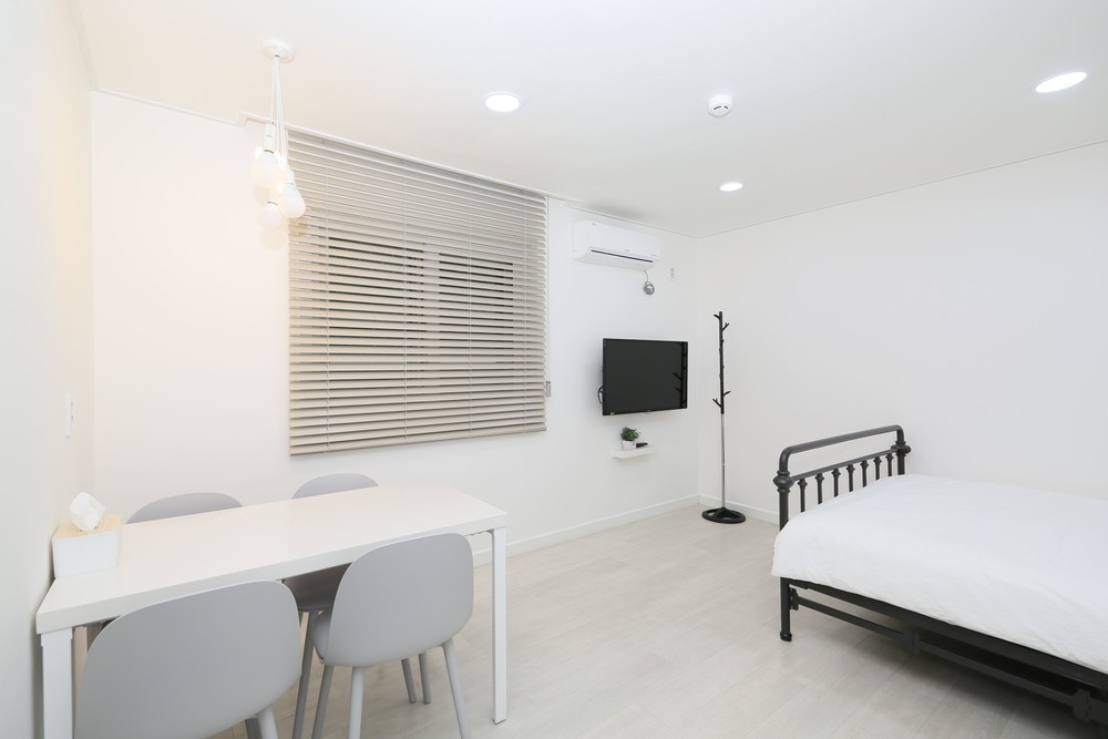 Room 302 (bed) of a neat accommodation located close to Daecheon Beach