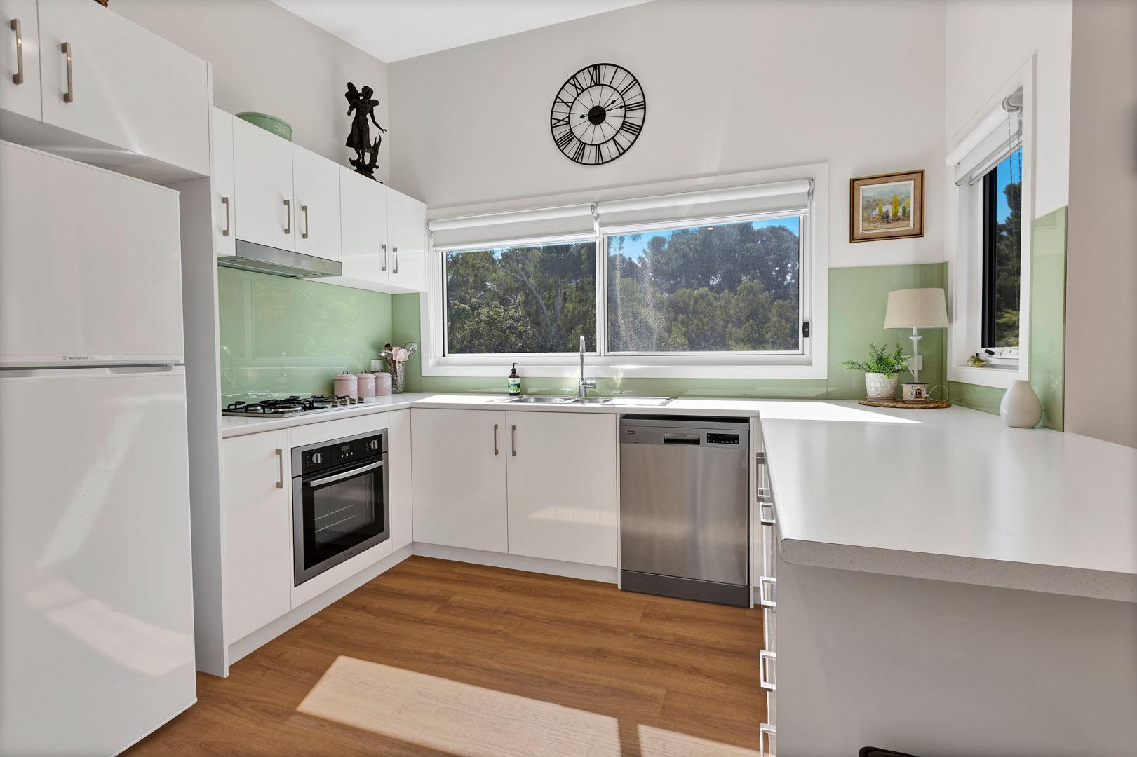 Arcadia - 2BR Home with Garden, Near Foreshore