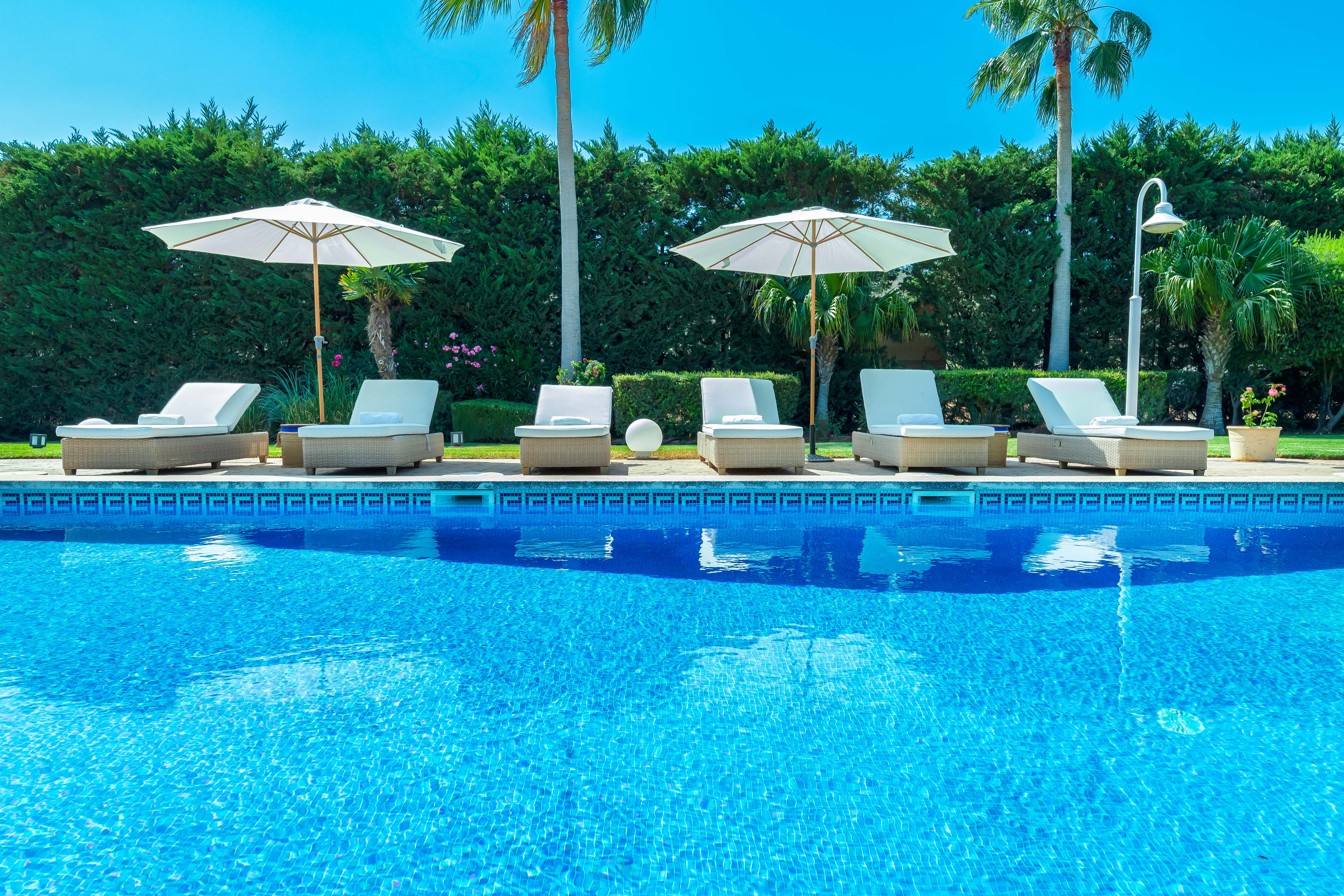 Escapada de Lujo Last Minute:Villa Privada con Spa