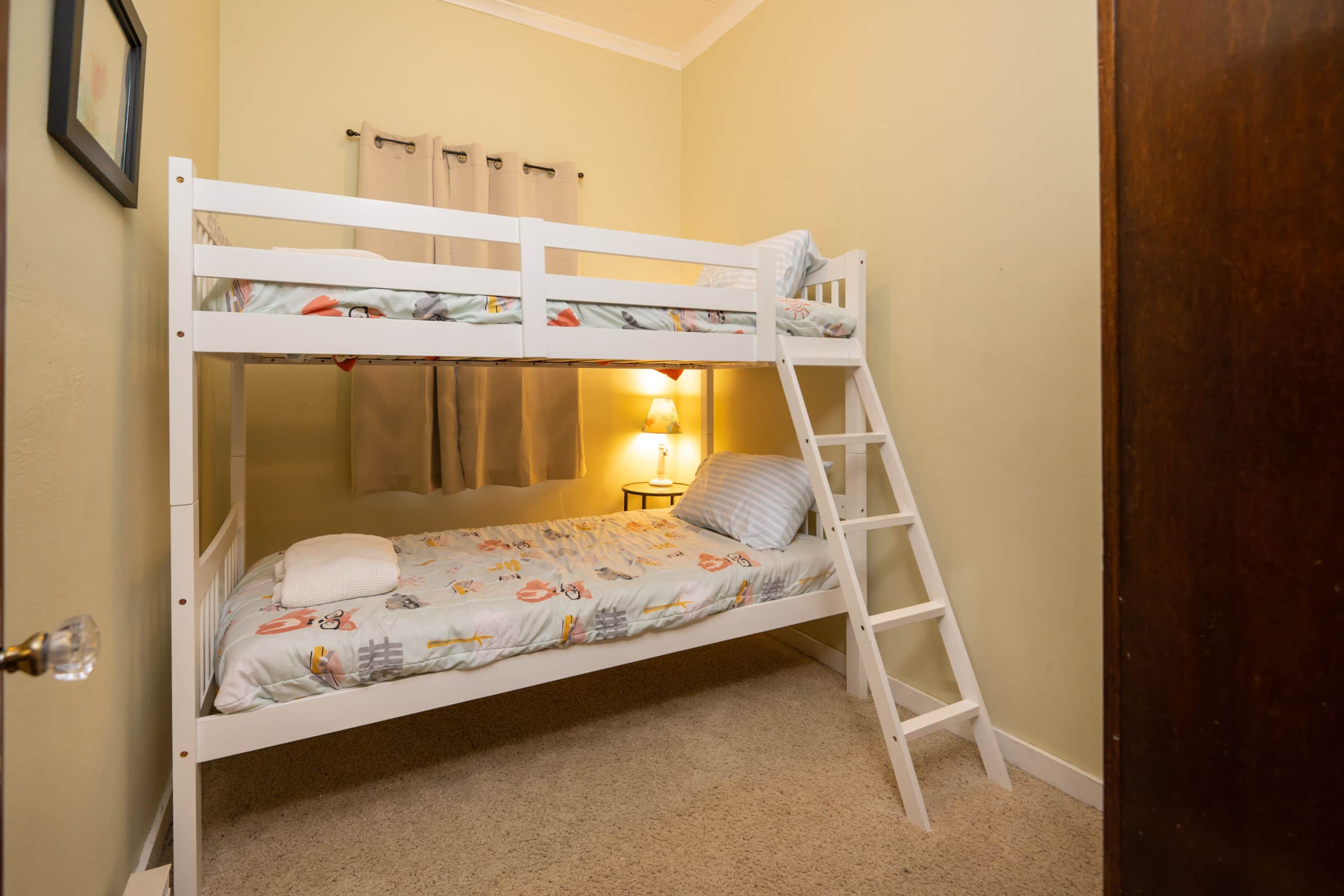 1 blk to beach, King bed, Fenced yard, Pack'n'Play Houses for Rent in Seaside, Oregon, United