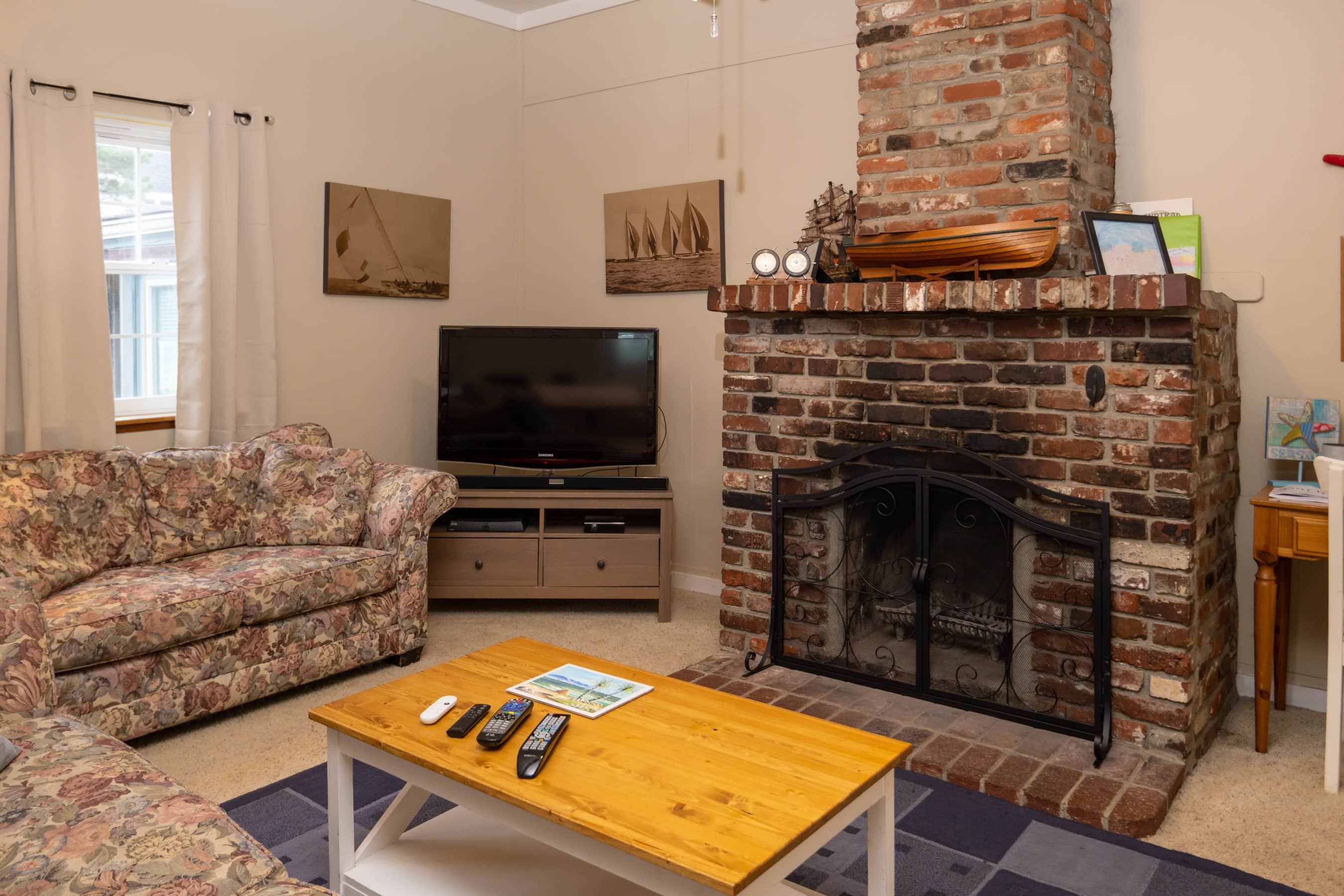 1 blk to beach, King bed, Fenced yard, Pack'n'Play Houses for Rent in Seaside, Oregon, United