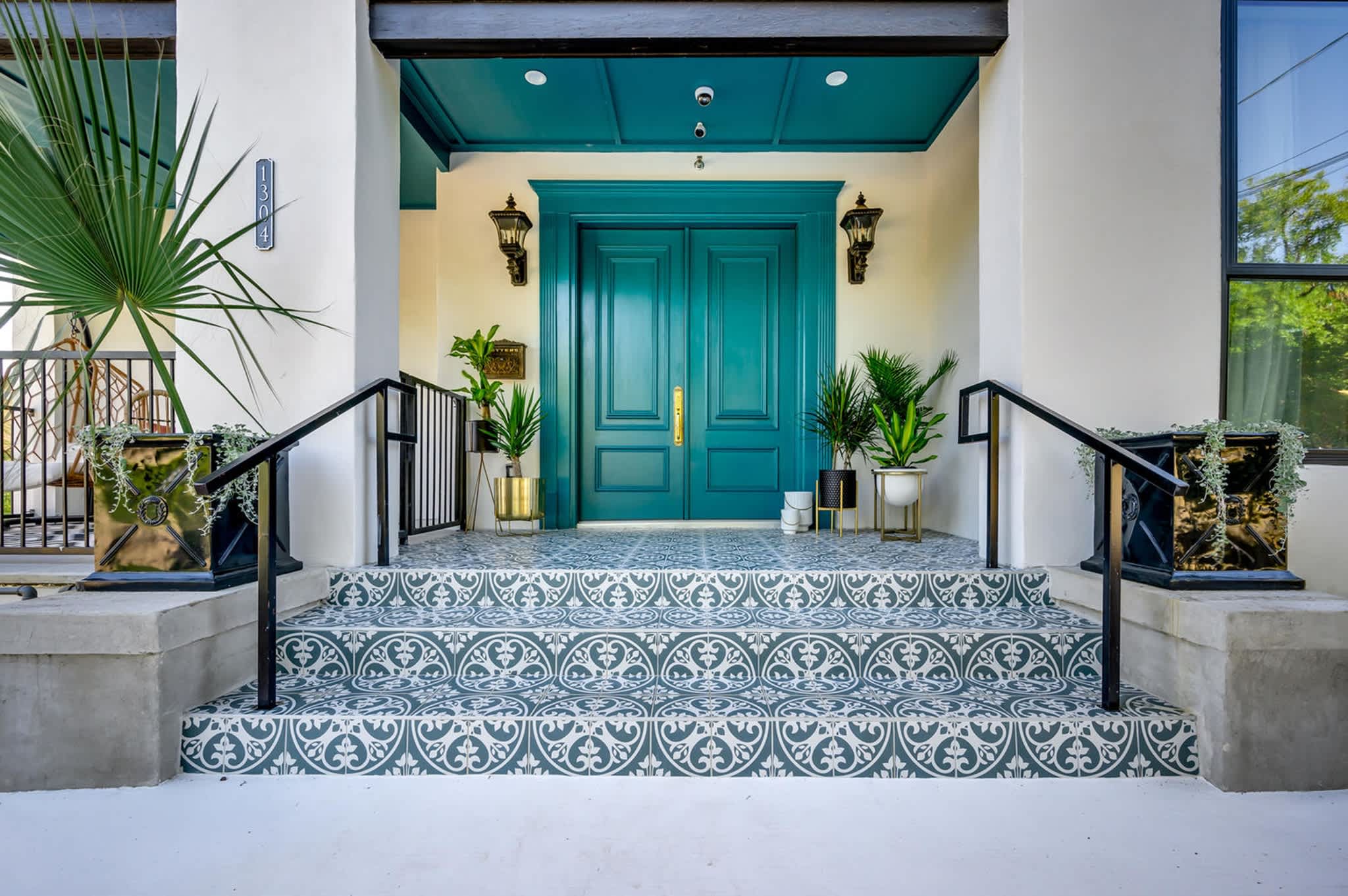 ATX Historic Gem | Near DT | 3 Suites for 10 in 78701, Austin