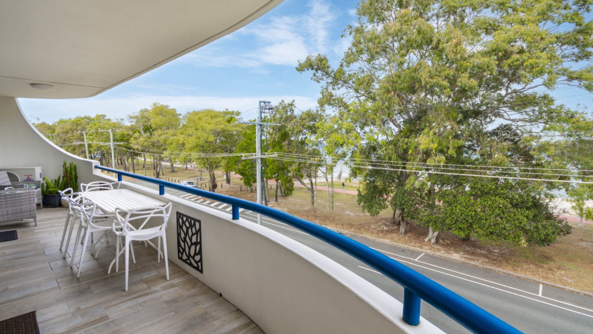 Executive Unit In The Treetops