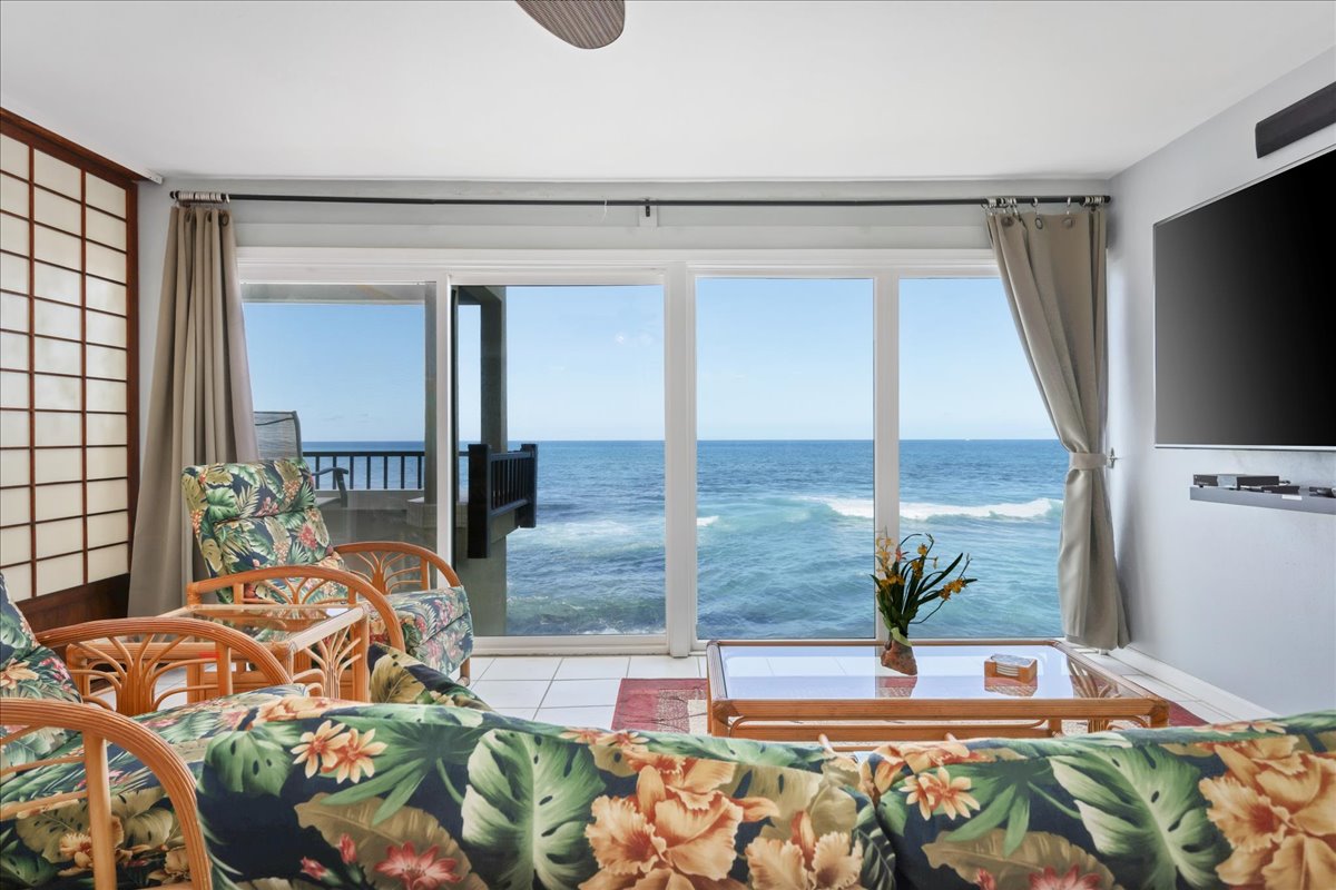 Front Row Seat to Kona's best surfing and sunsets in North Kona, Hawaii