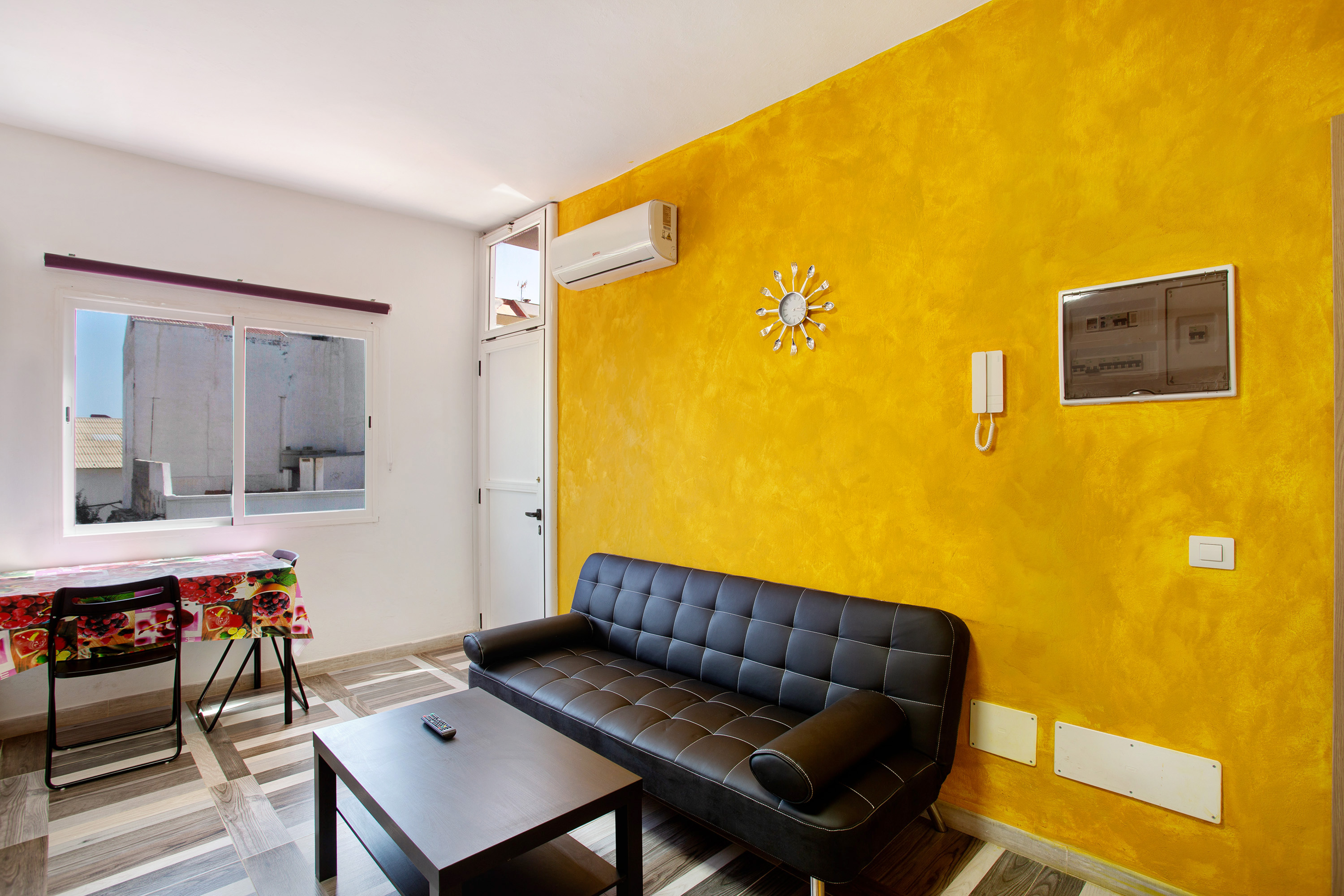 Apartment C for 2 in Neighborhood