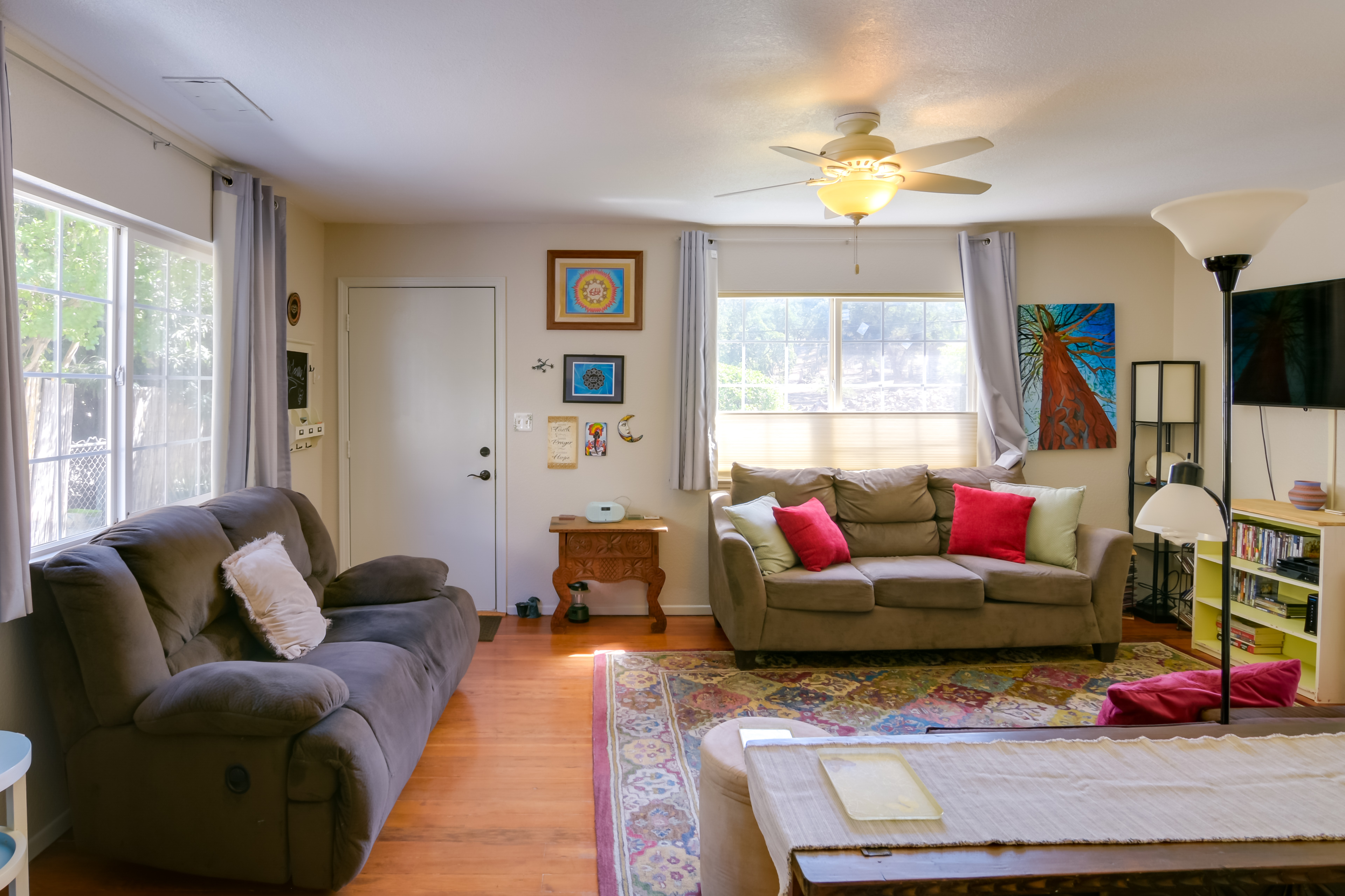 Pet-Friendly Oroville Cottage w/ Yard & Grill!