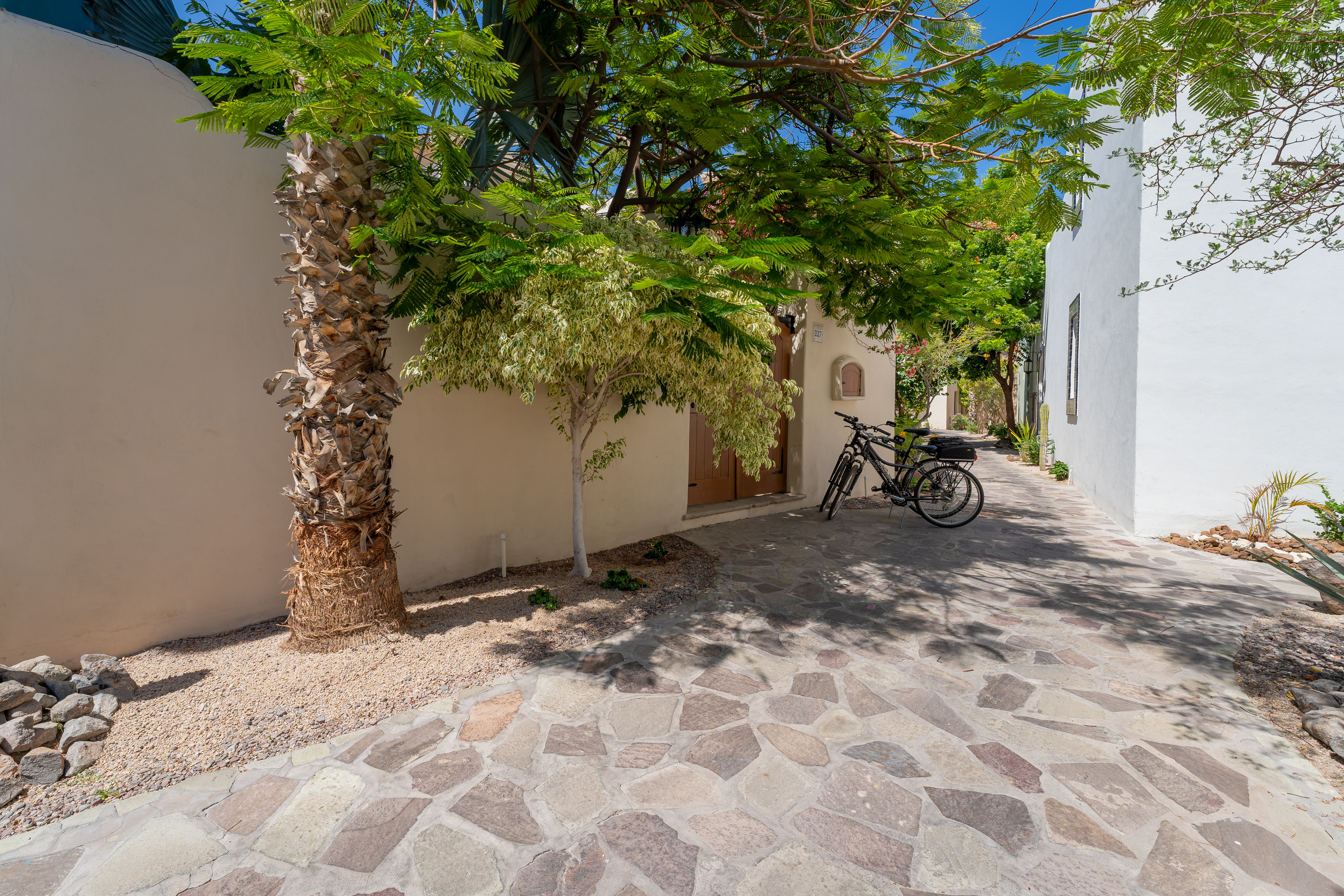 3BRs Home Steps to beach