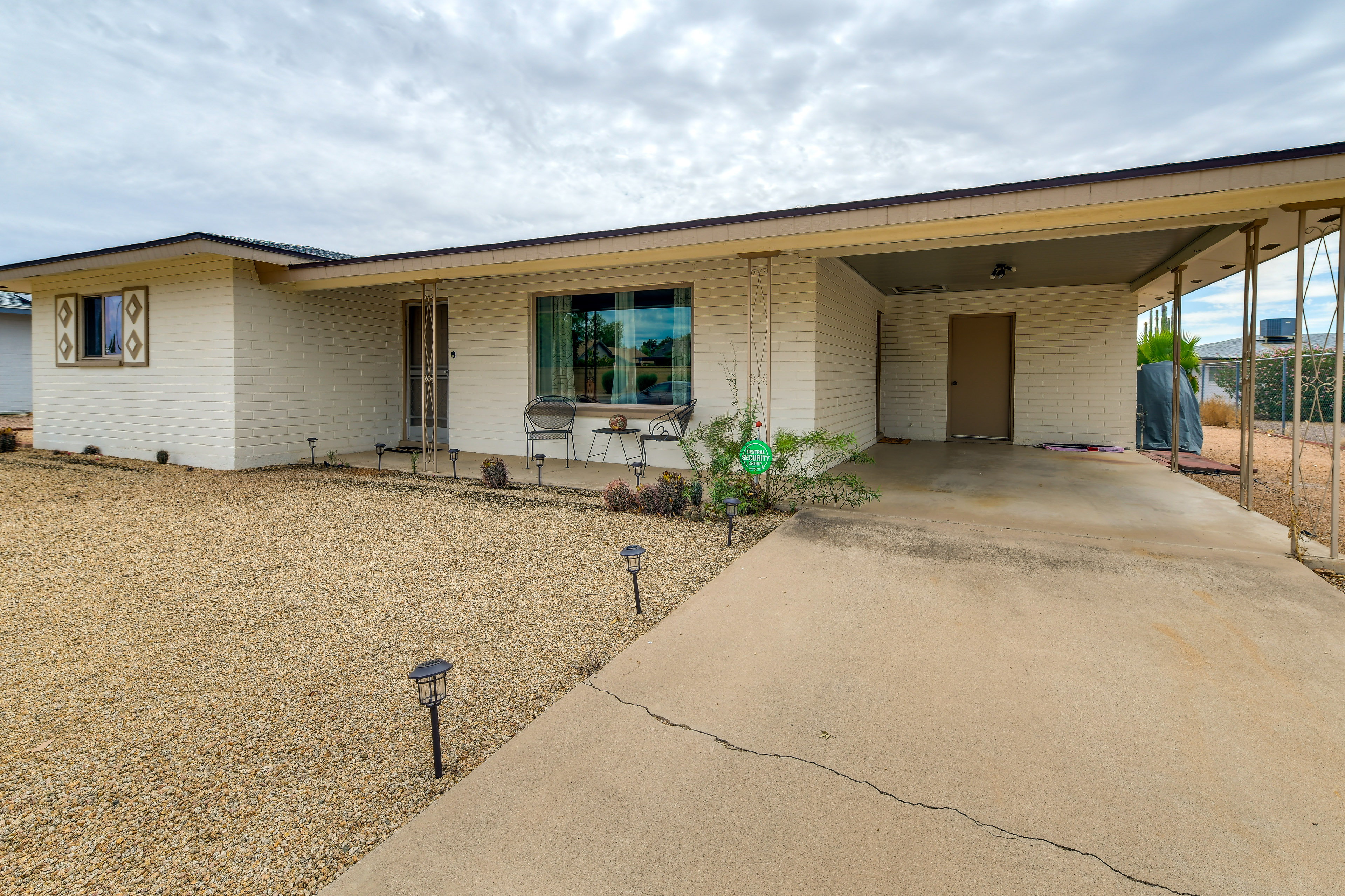 Desert Dreamin: Stylish Mesa Home, 55 + Community! - Houses for Rent in  Mesa, Arizona, United States - Airbnb